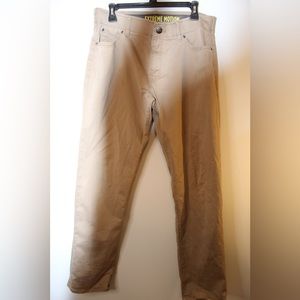Mens 34x32 Lee khaki pants.